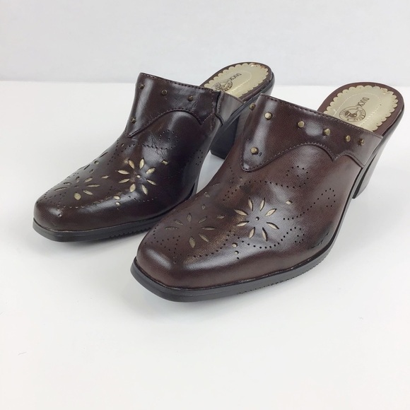 Duck Head Miley Brown Clogs | 7.5 - Picture 2 of 13